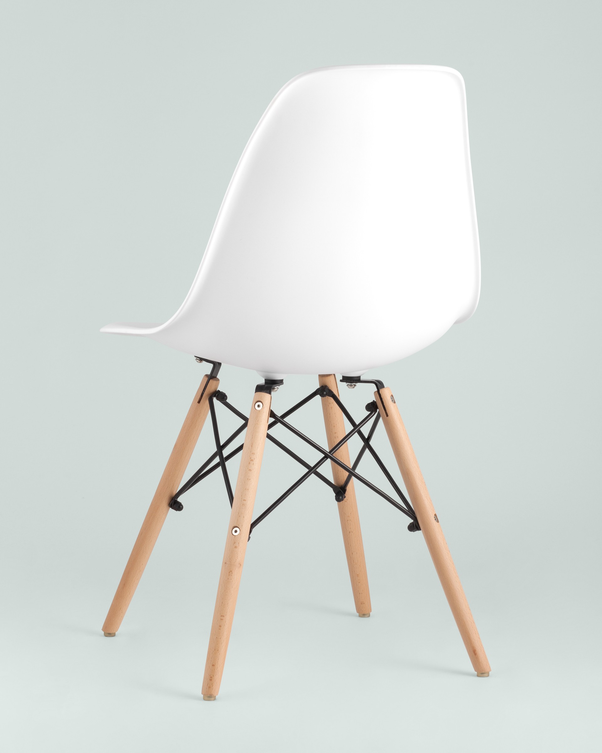 Stul_Eames_DSW_belyj__5__Mint