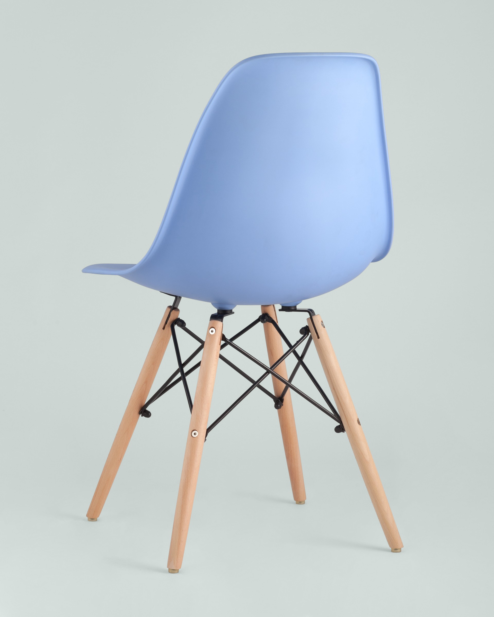 Stul_Eames_DSW_goluboj__5__Mint