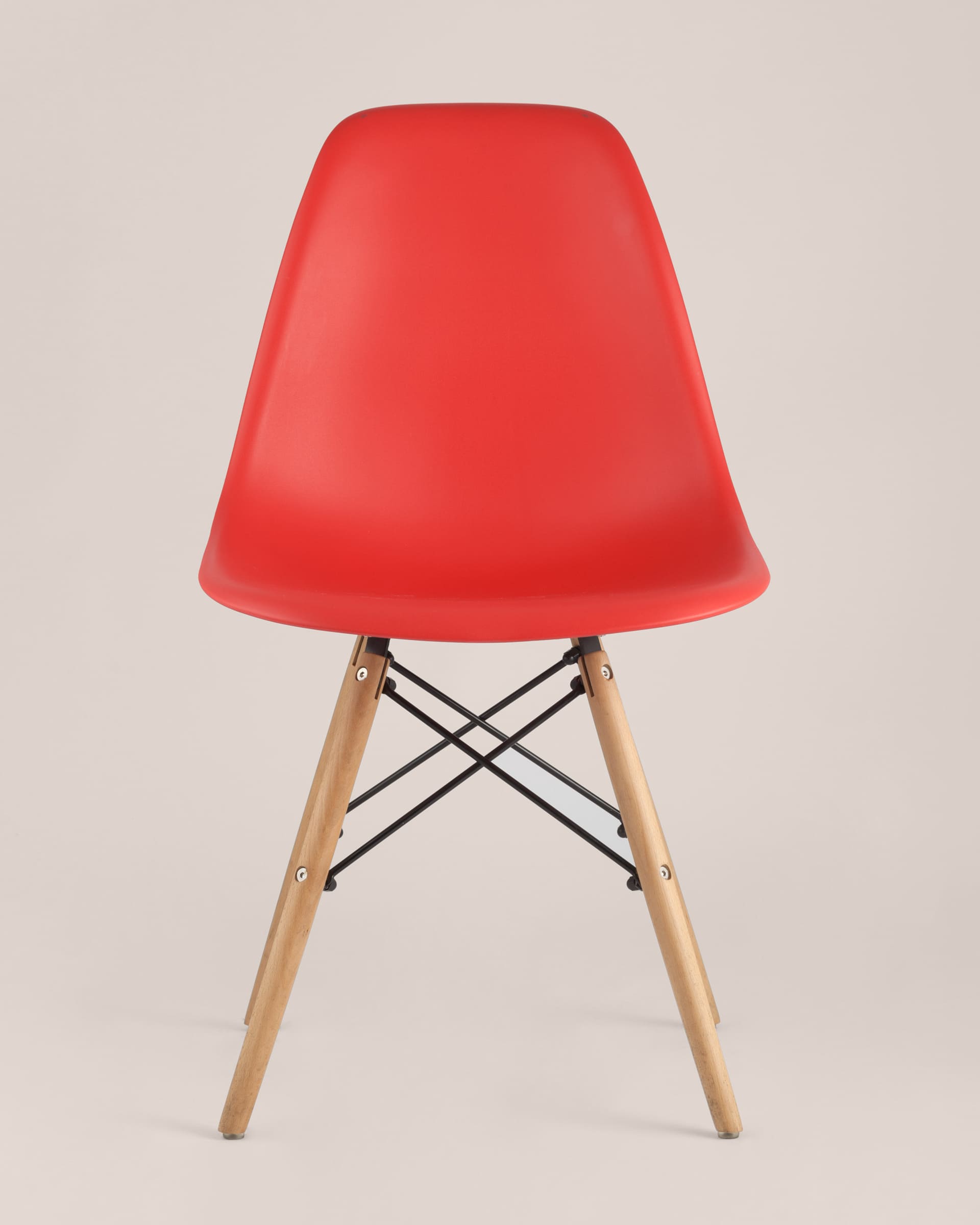 Stul_Eames_DSW_krasnyj_Peach