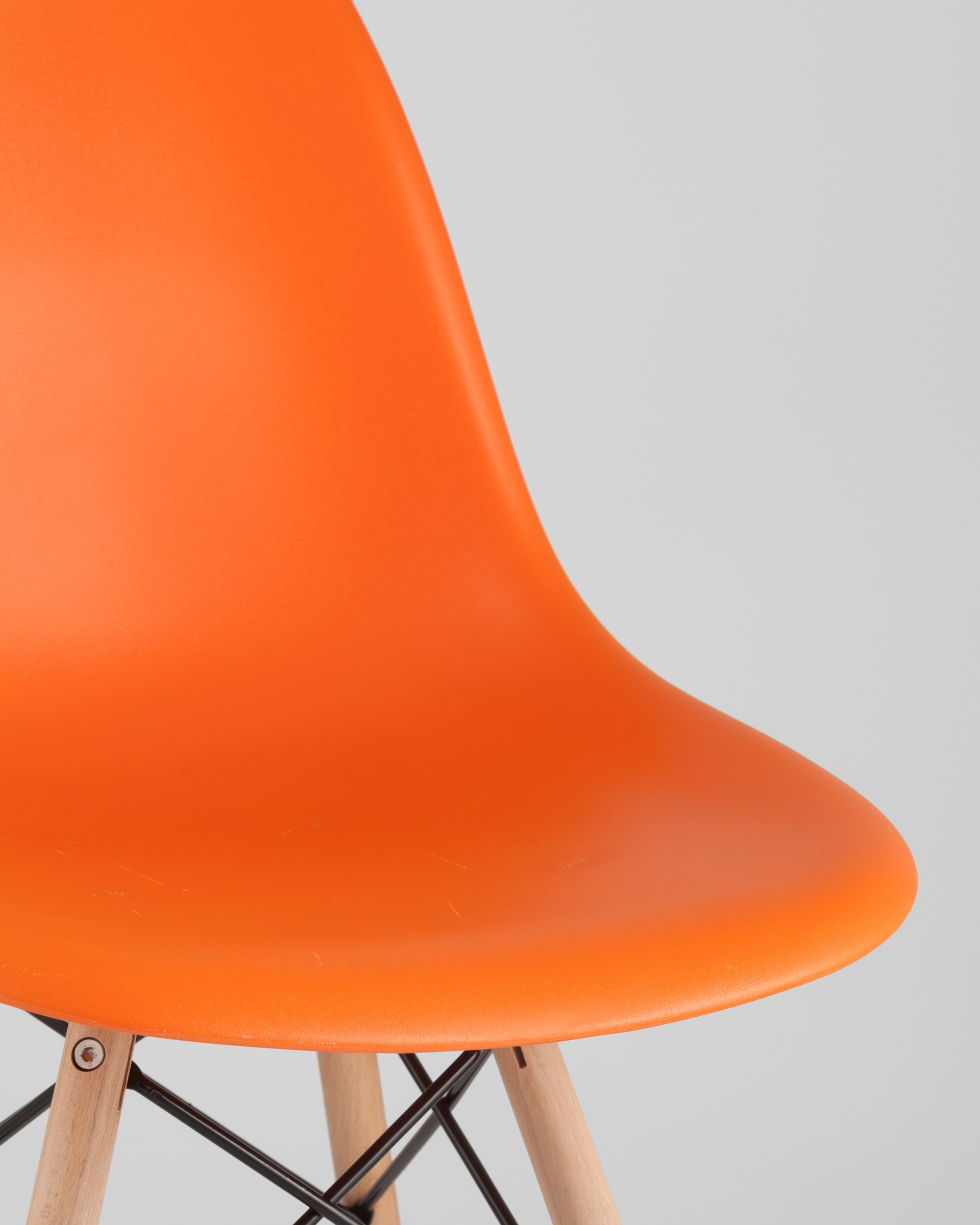 Stul_Eames_DSW_oranzhevyj__7__Gray