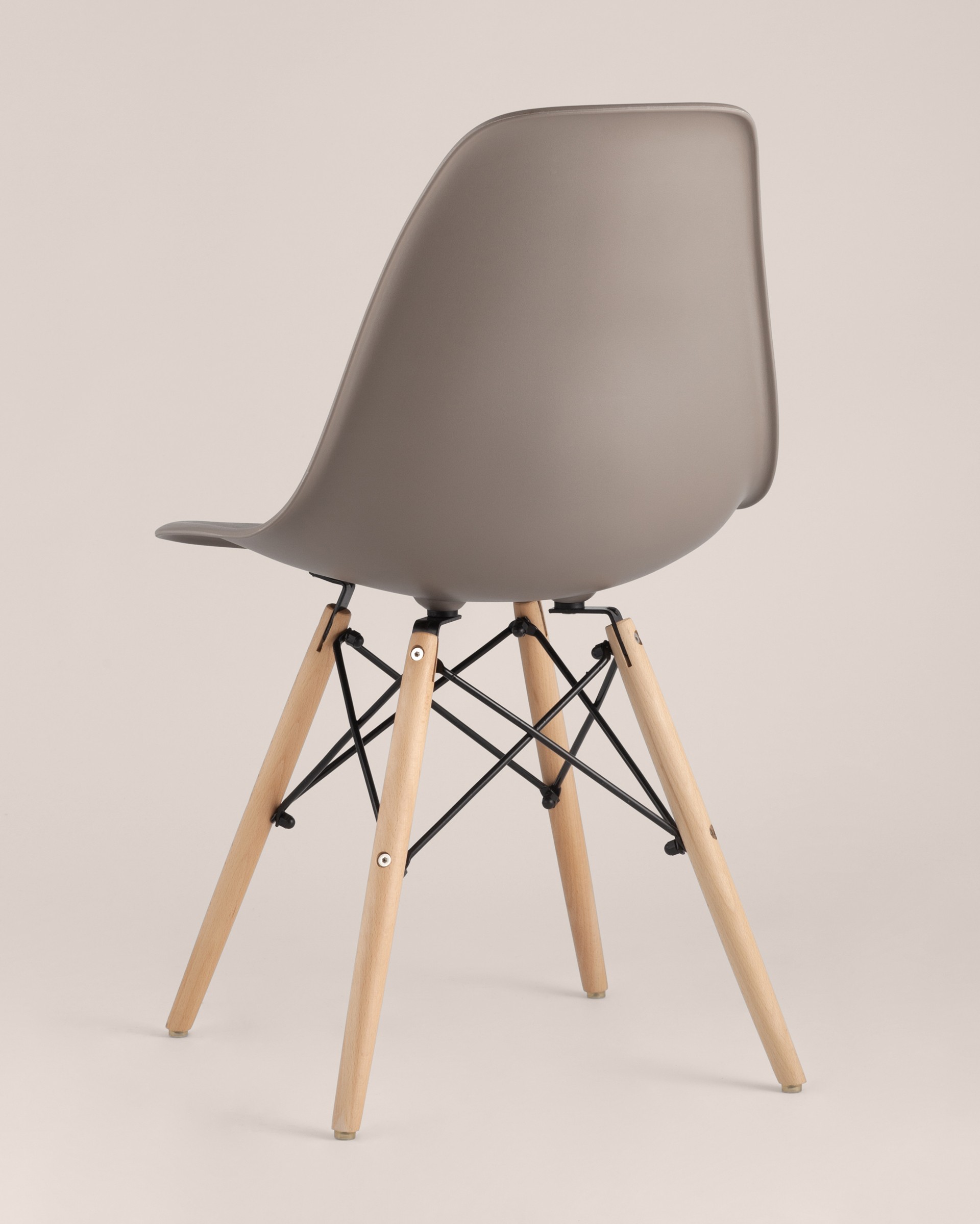 Stul_Eames_DSW_temno-seryj__5__Peach