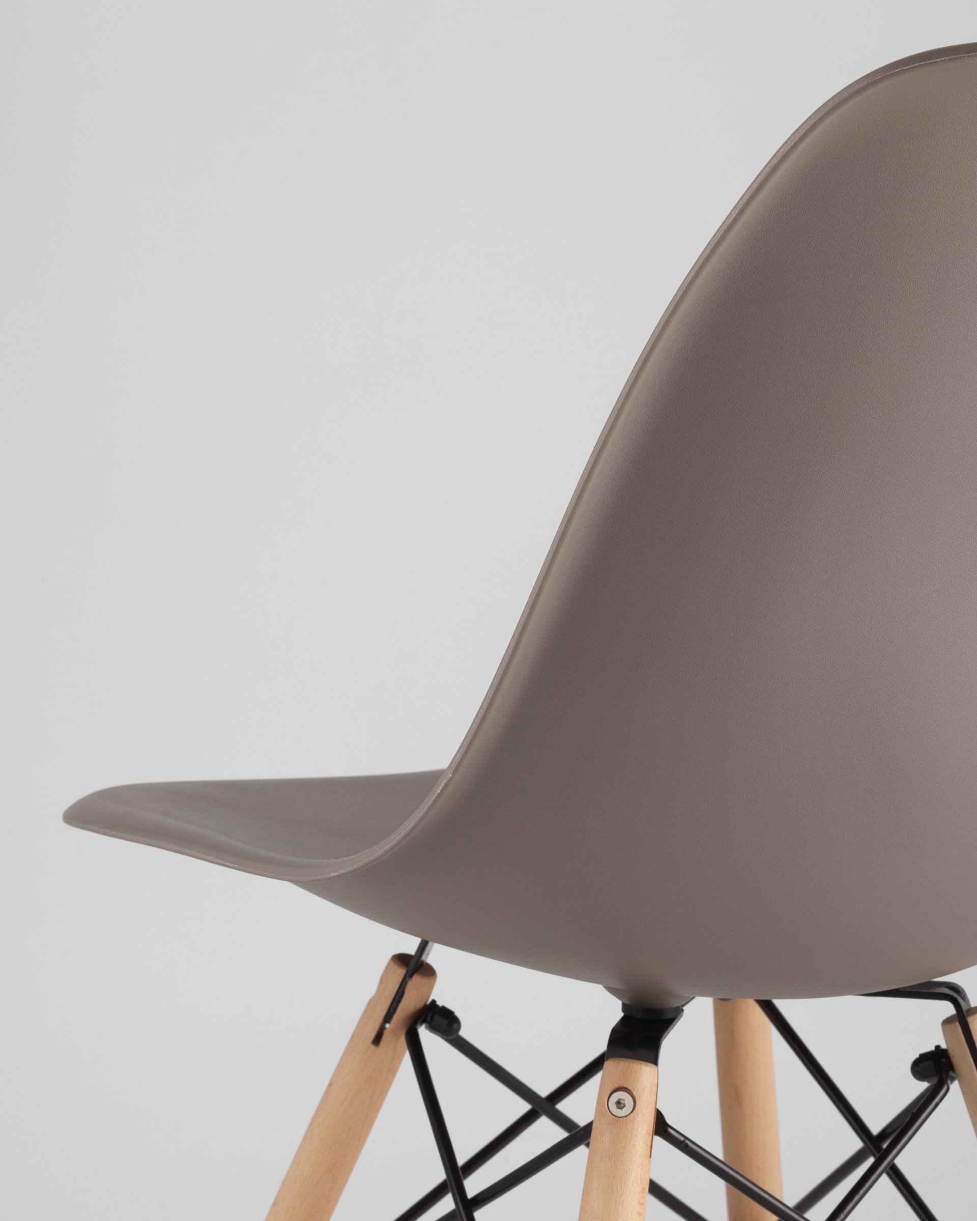 Stul_Eames_DSW_temno-seryj__6__Gray