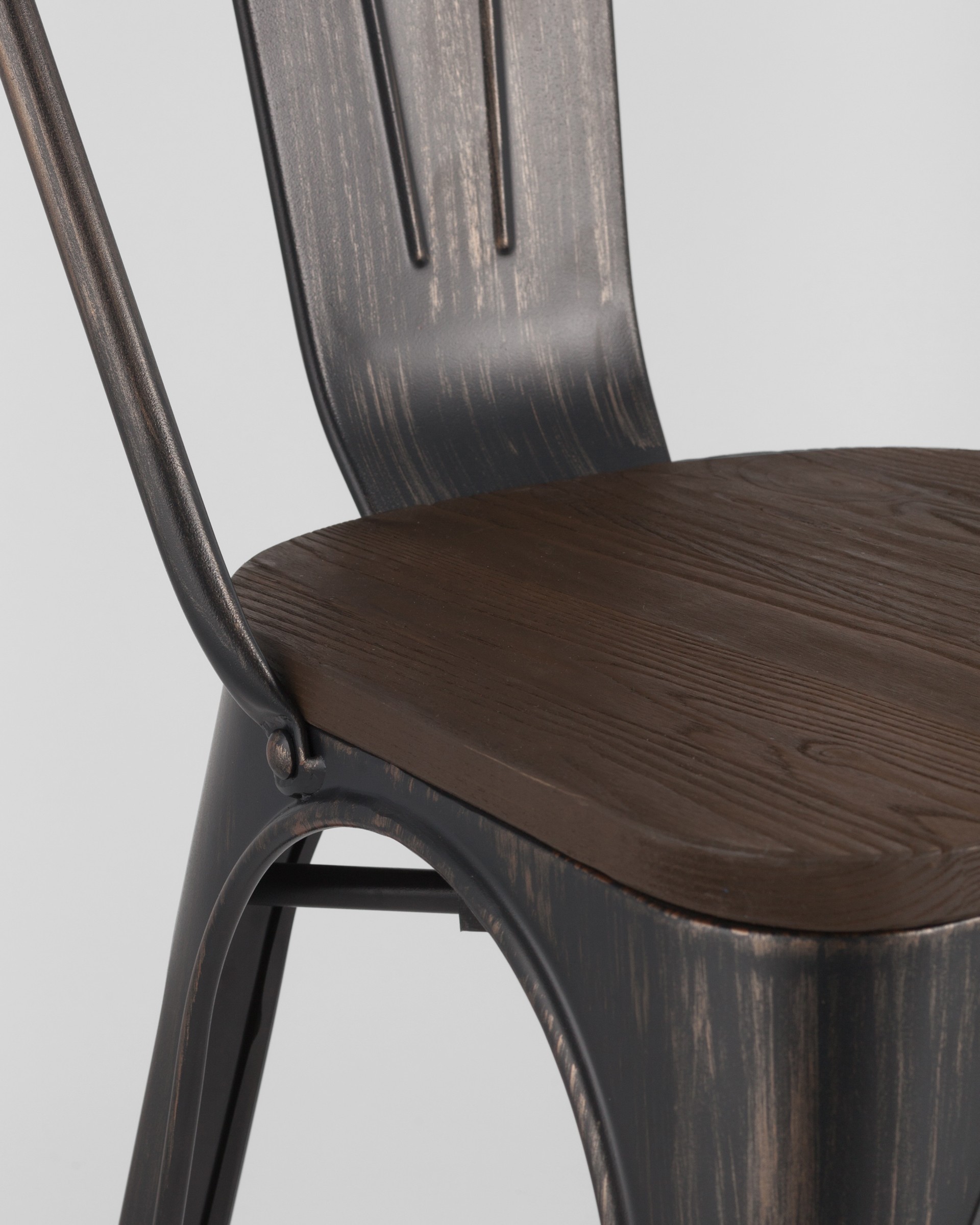 Stul_TOLIX_WOOD_chernyj_patina_zoloto__5_