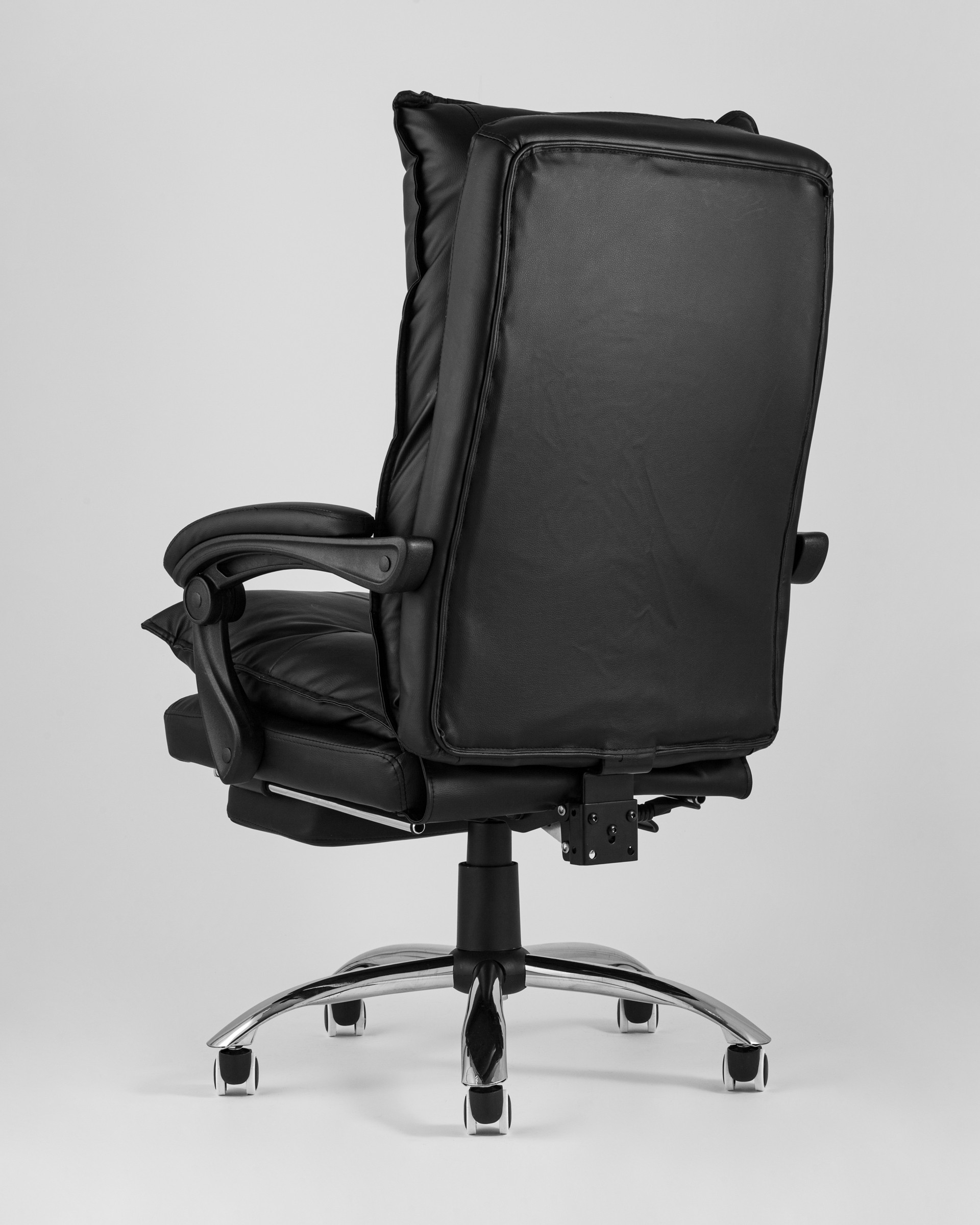 kreslo-rukovoditelya-topchairs-alpha-chernoe__5_