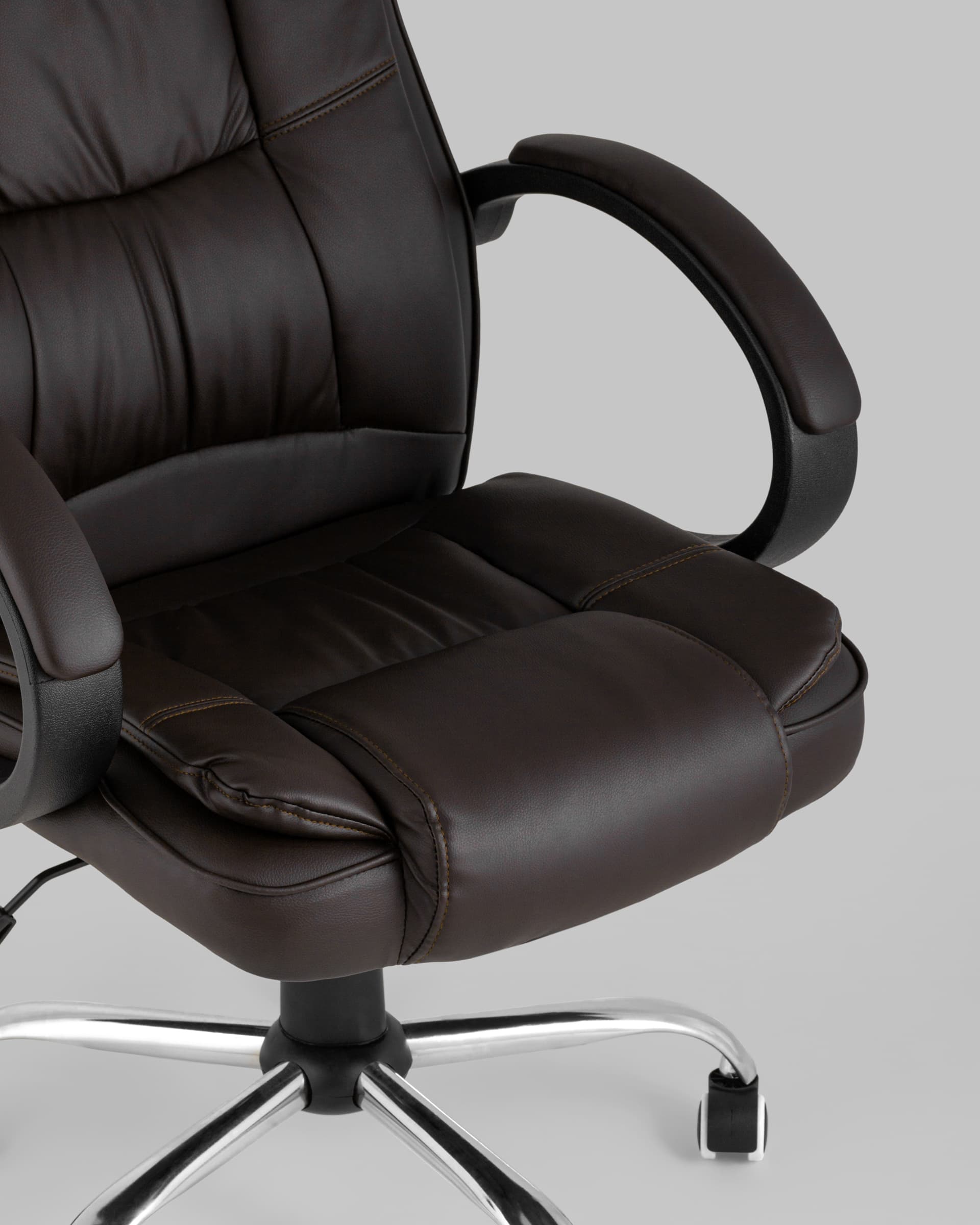 kreslo-rukovoditelya-topchairs-atlant-korichnevoe_Gray__6_