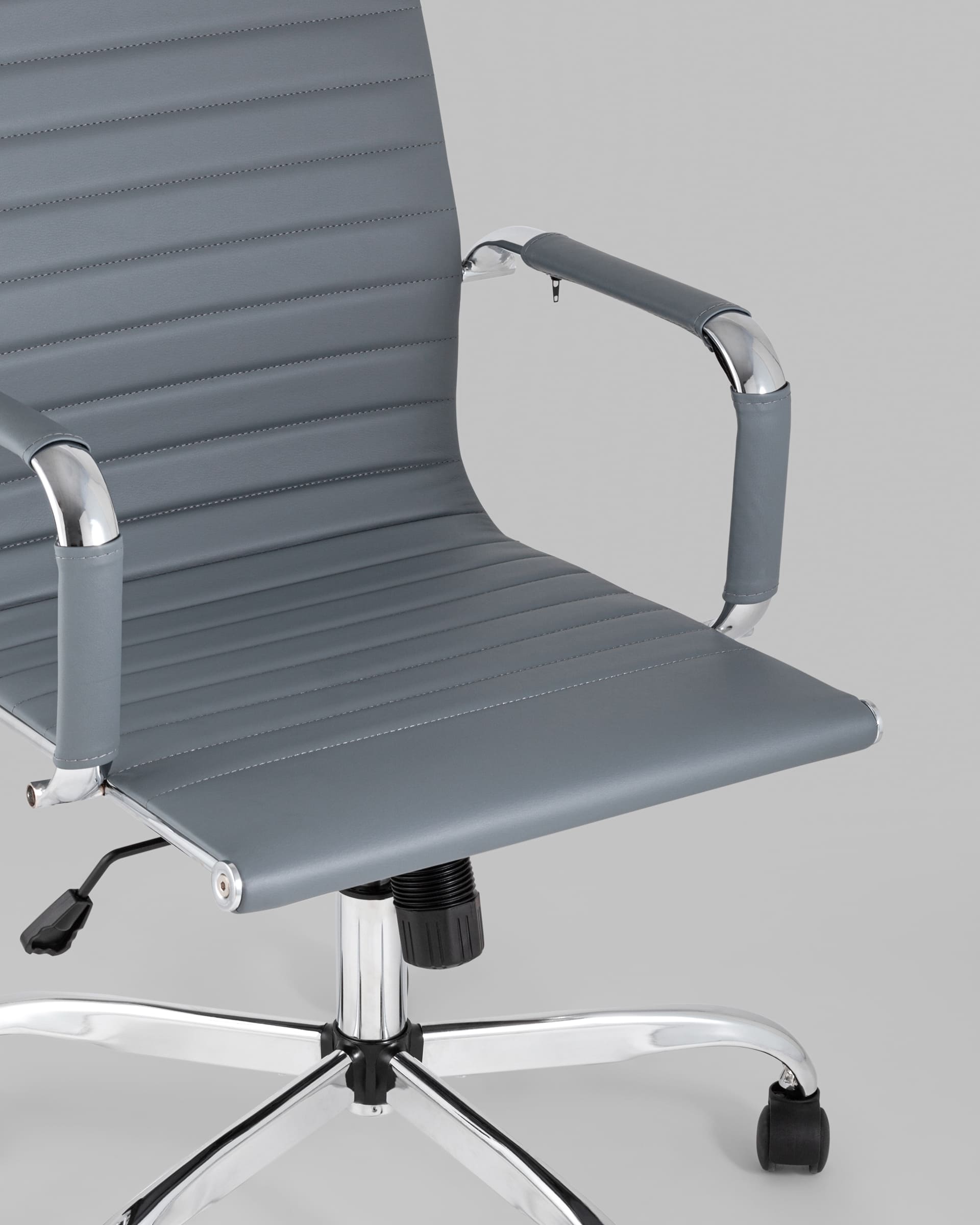 kreslo-rukovoditelya-topchairs-city-seryj_Gray__7_