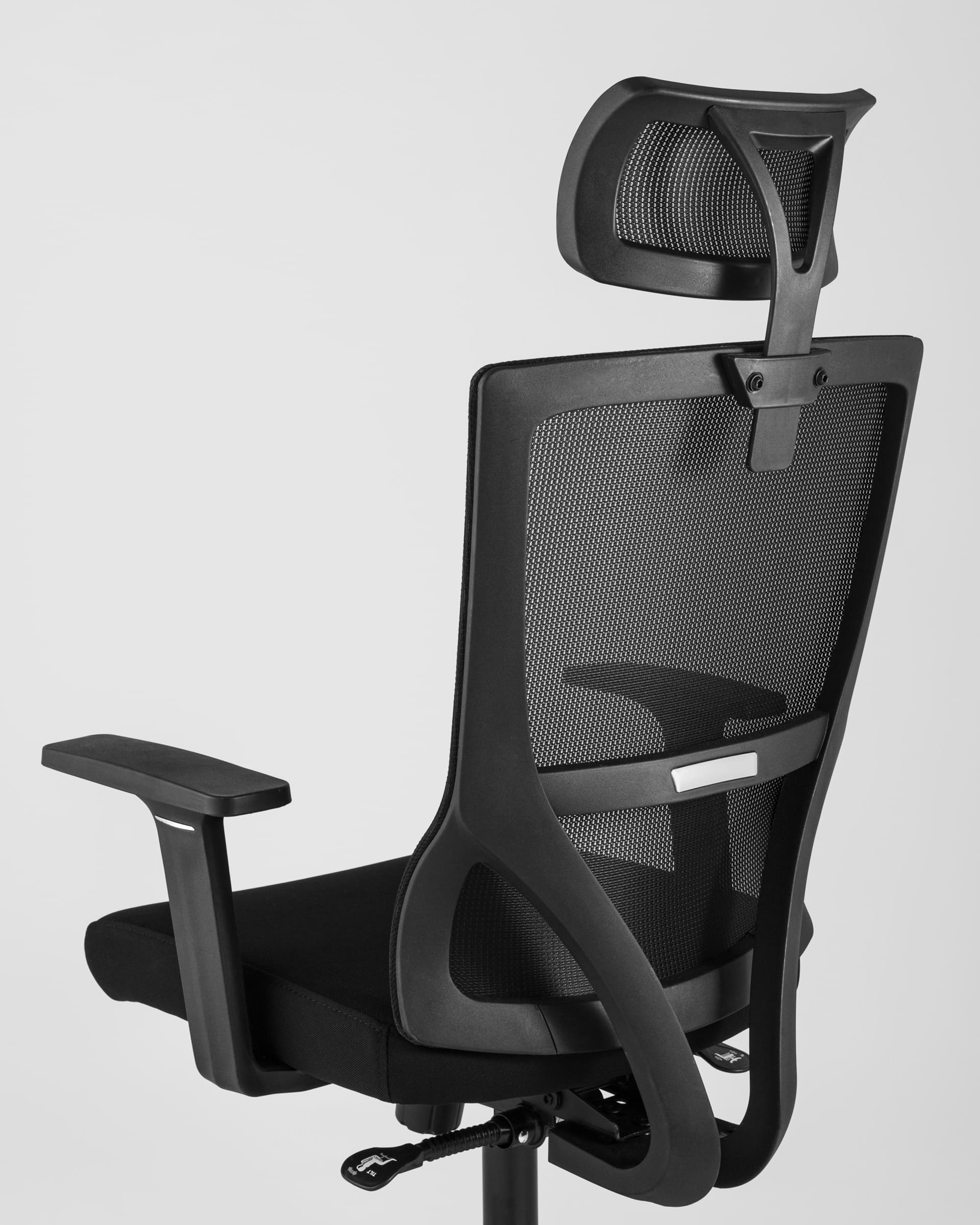 kreslo-rukovoditelya-topchairs-local-chernoe_Gray__6_
