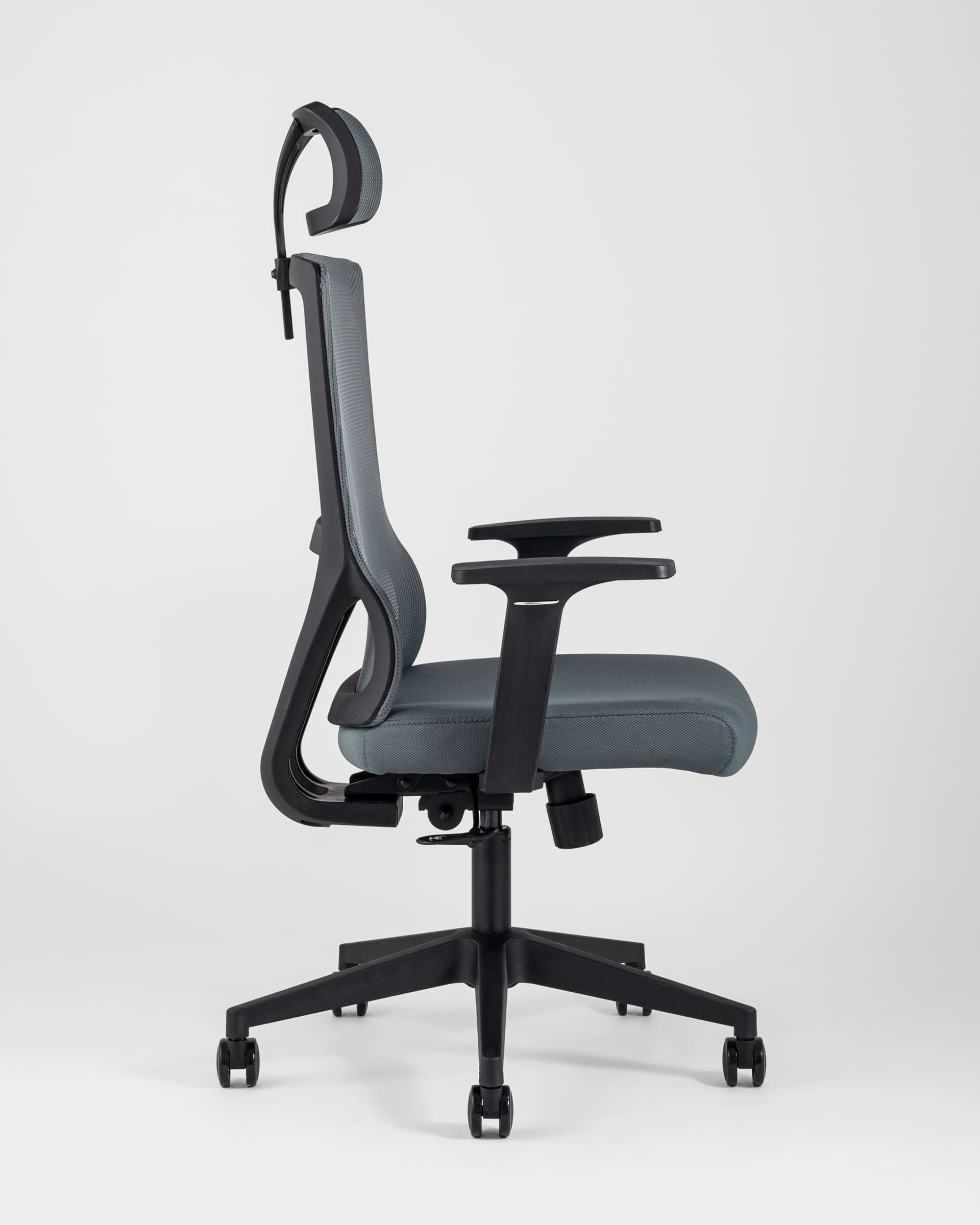 kreslo-rukovoditelya-topchairs-local-seroe_Gray__3_