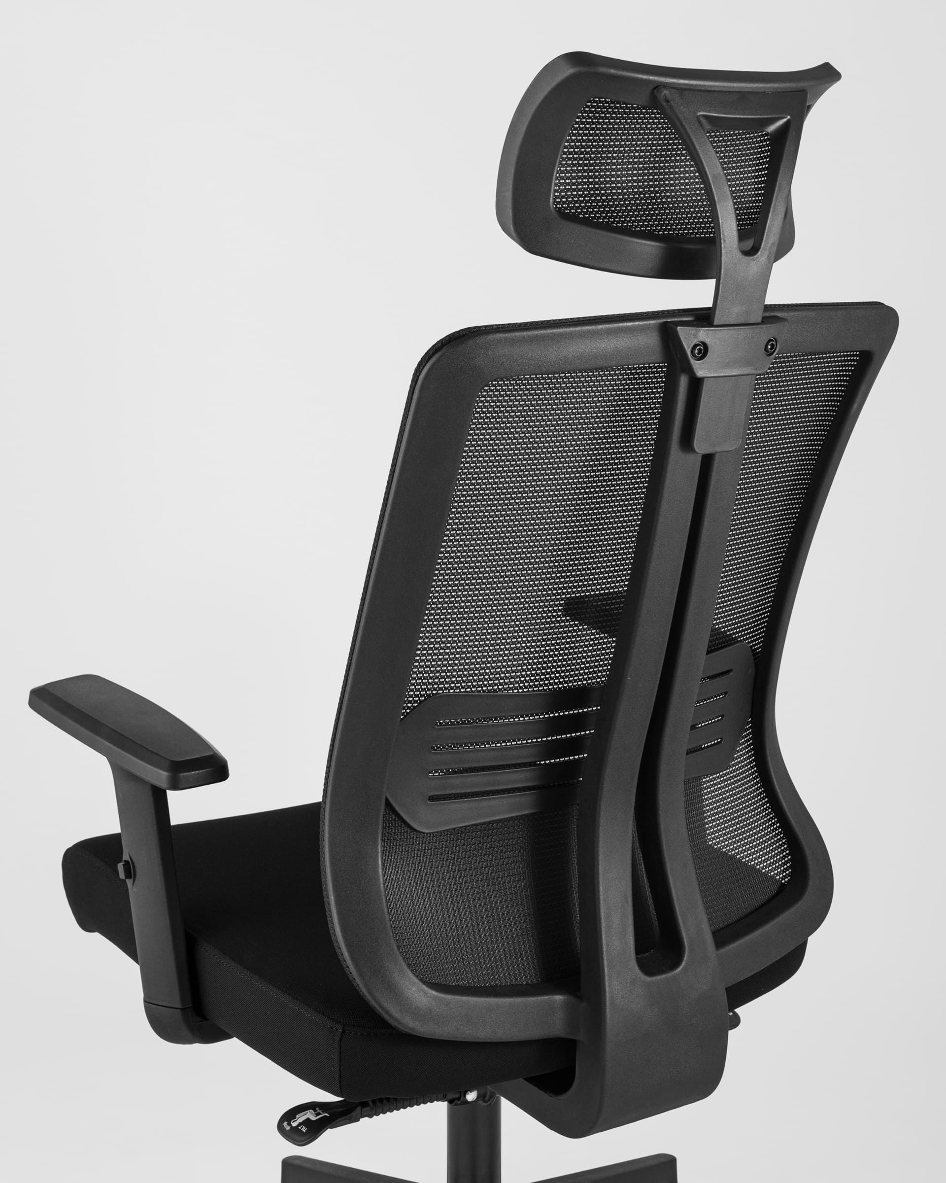 kreslo-rukovoditelya-topchairs-post-chernoe_Gray__6_