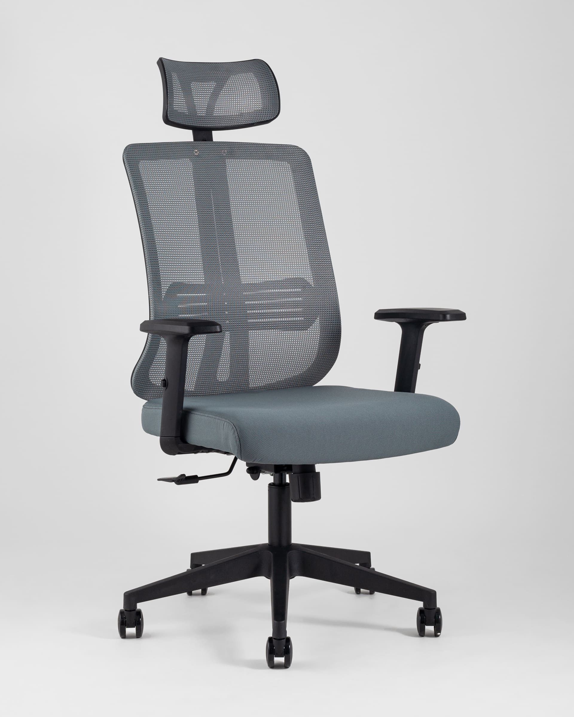 kreslo-rukovoditelya-topchairs-post-seroe_Gray