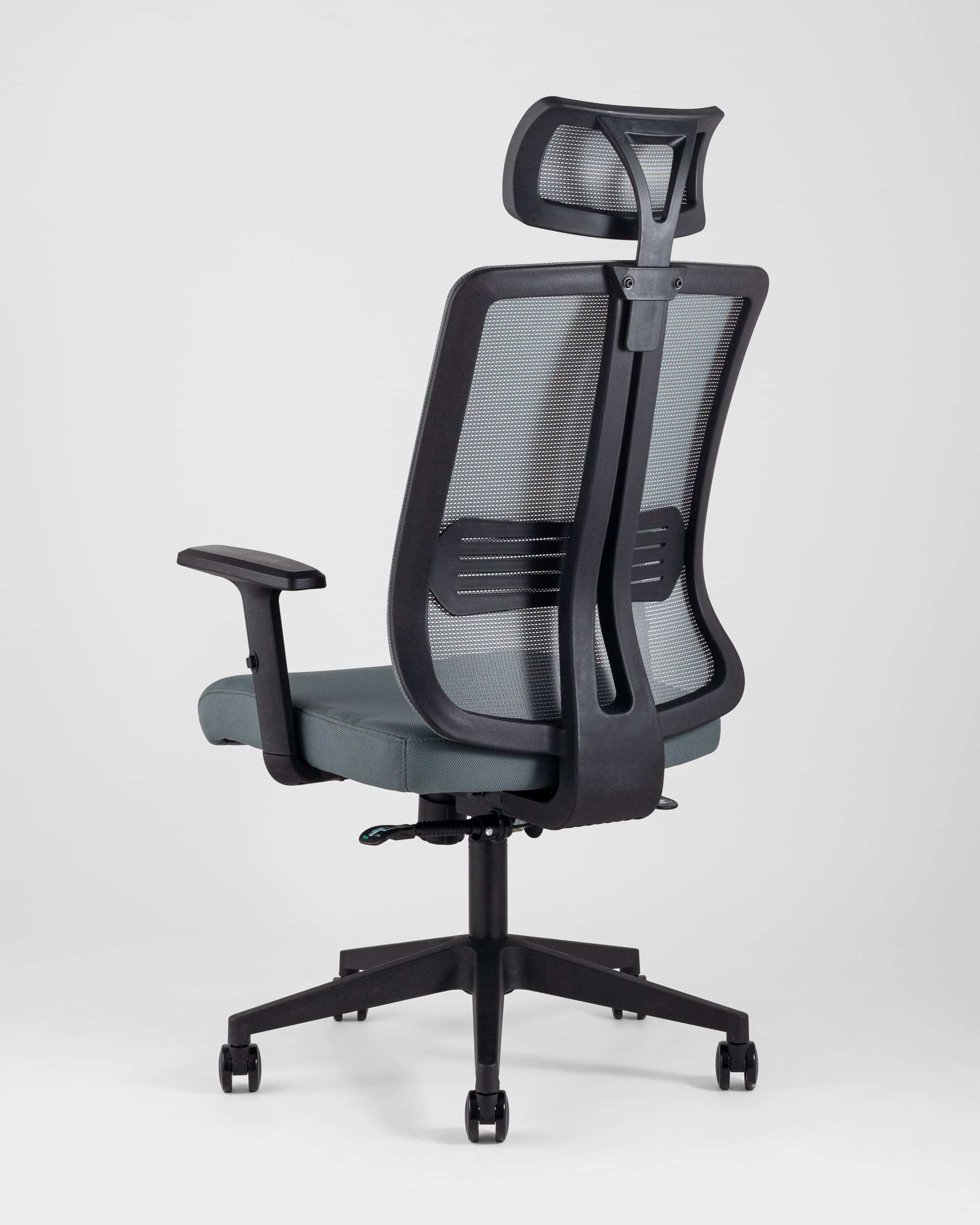 kreslo-rukovoditelya-topchairs-post-seroe_Gray__5_