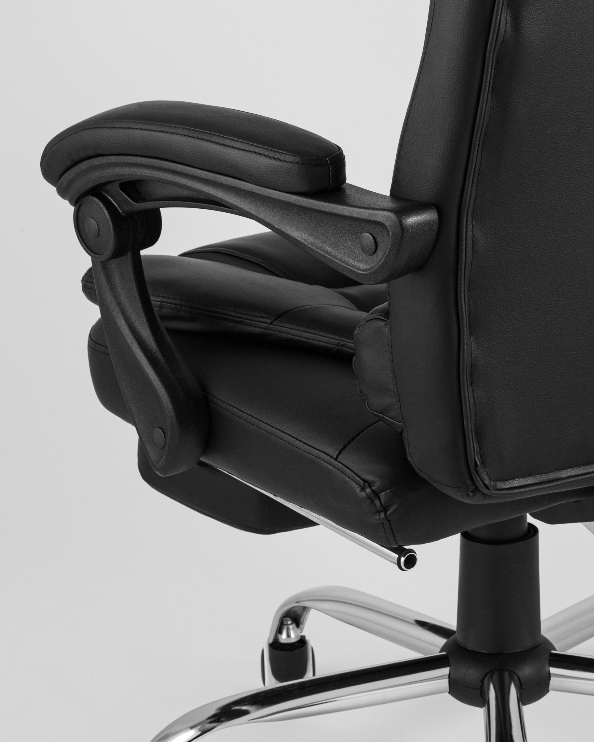 kreslo-rukovoditelya-topchairs-president-chernoe__6_