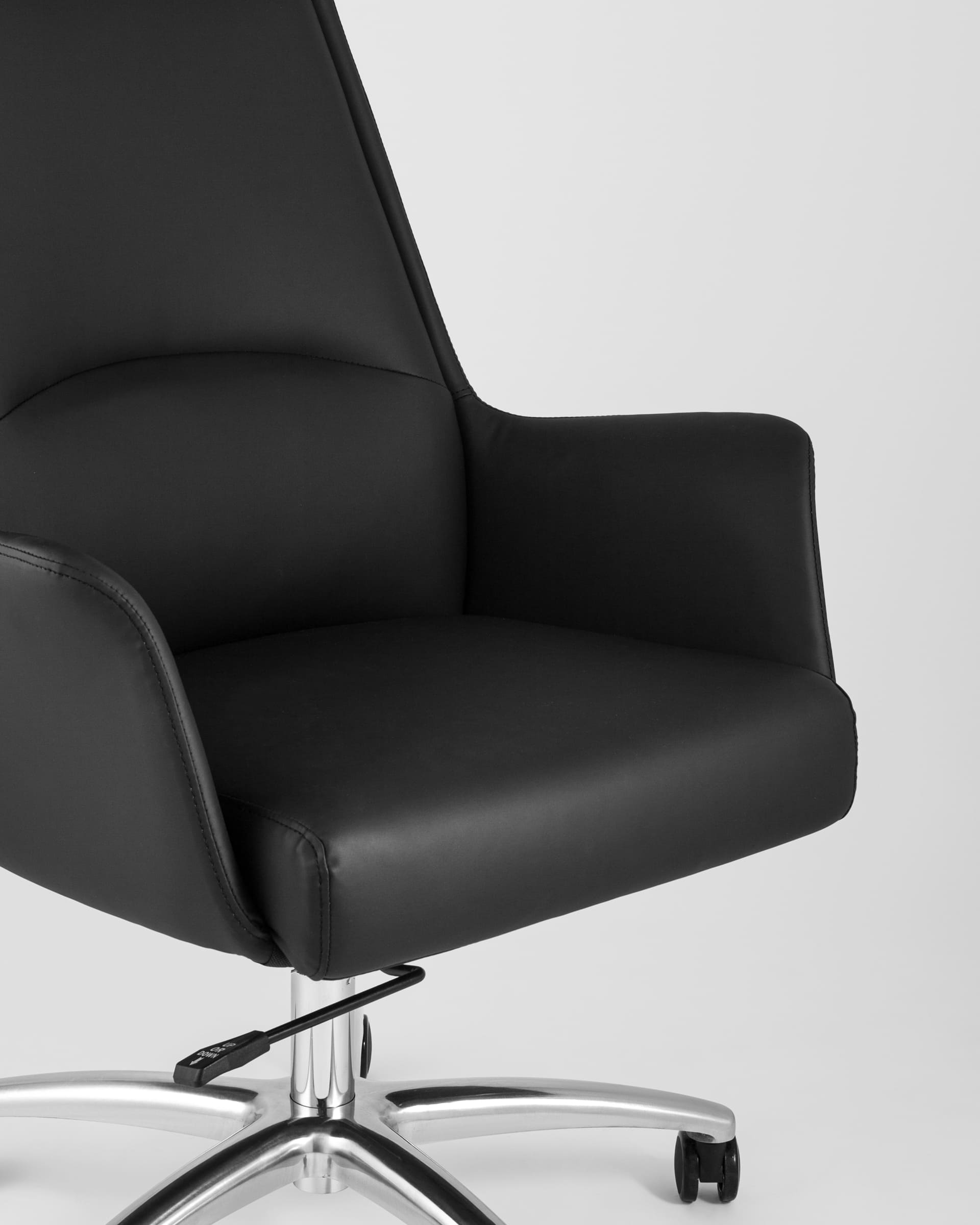 kreslo-rukovoditelya-topchairs-viking-chernoe_Gray__6_