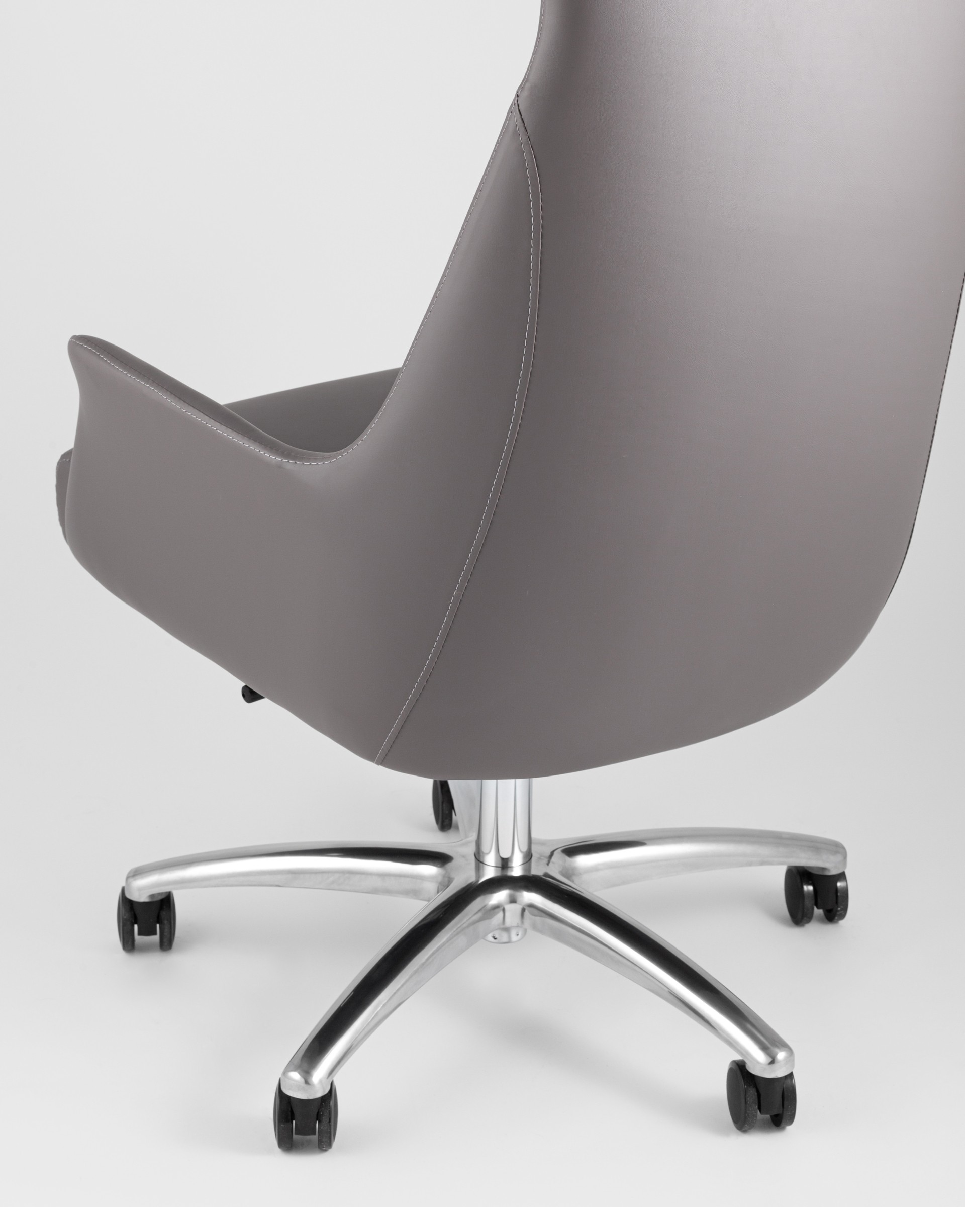 kreslo-rukovoditelya-topchairs-viking-seroe__6_