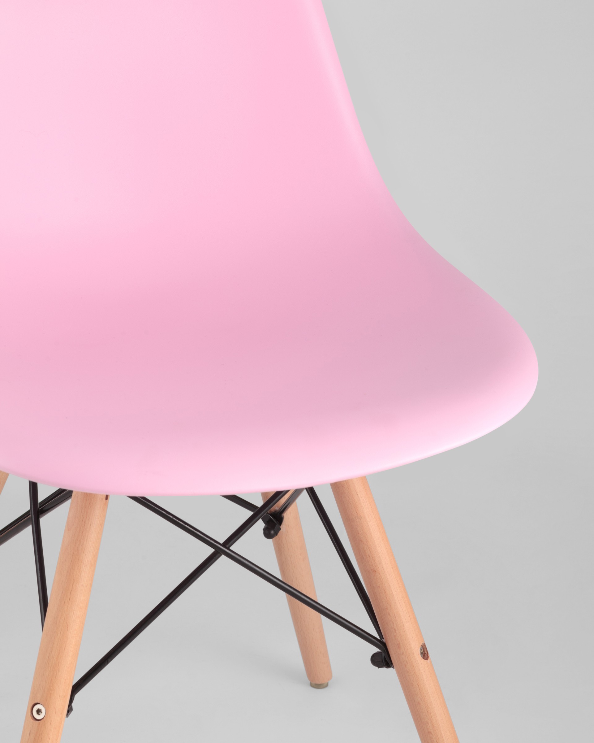 stul-eames-dsw-rozovyj__8_