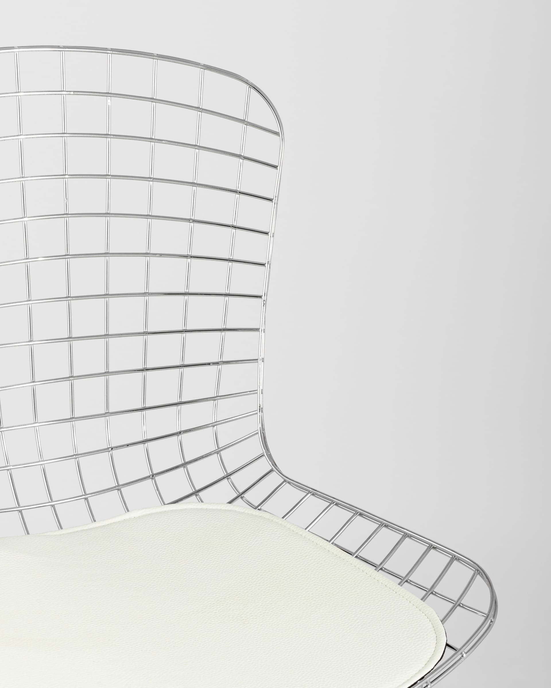 stul-obedennyj-bertoia-hromirovannyj-s-beloj-podushkoj_Gray__6_
